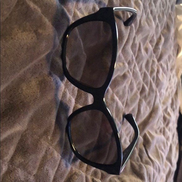 AUTHENTIC COACH SUNGLASSES! - Picture 4 of 4